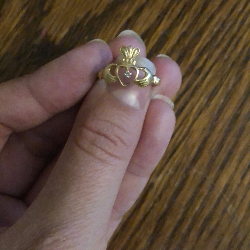 14 kart gold claddagh ring